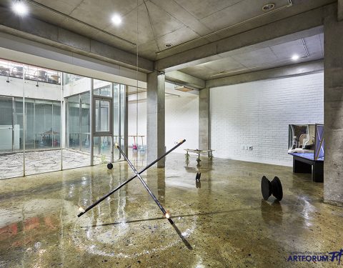 신익균 〈Tropical Future House〉