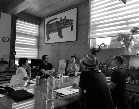 〈우리는 인간이었던 적이 없다〉